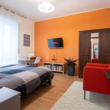 Апартаменты Casa Martina- Airport Free Shuttle-h24 Бергамо